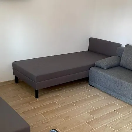 For 4 People With Kitchenette *