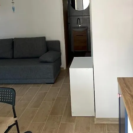 For 4 People With Kitchenette Apartmán